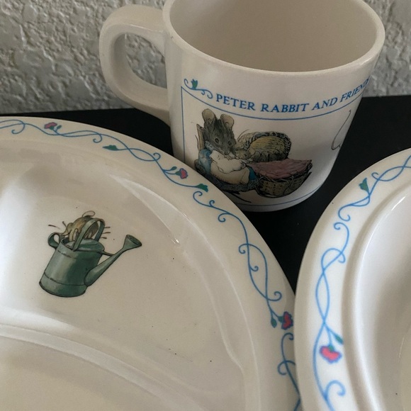 Vintage Peter Rabbit and Friends by Eden, Melamine Child's Cup Bowl & Plate Set - Picture 9 of 15